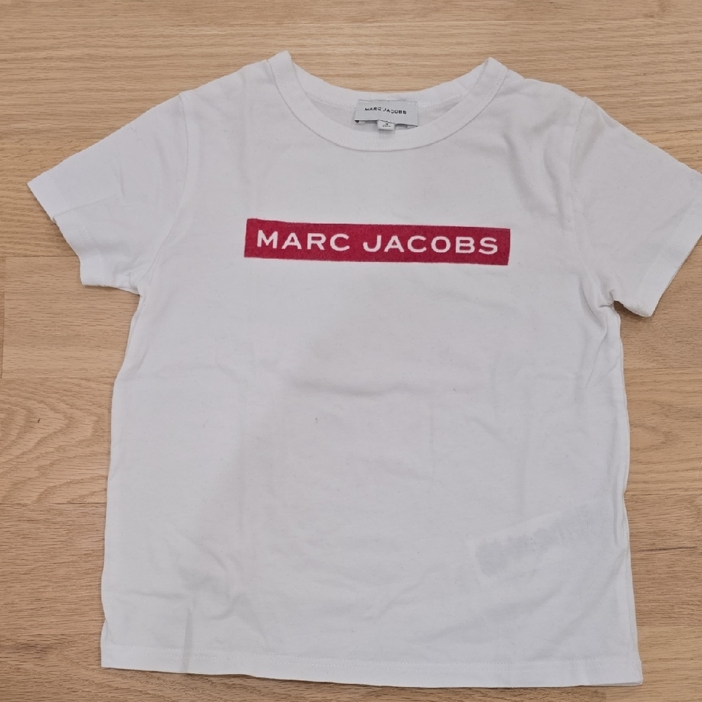 Marc Jacobs Kids Tee in White with Red Logo